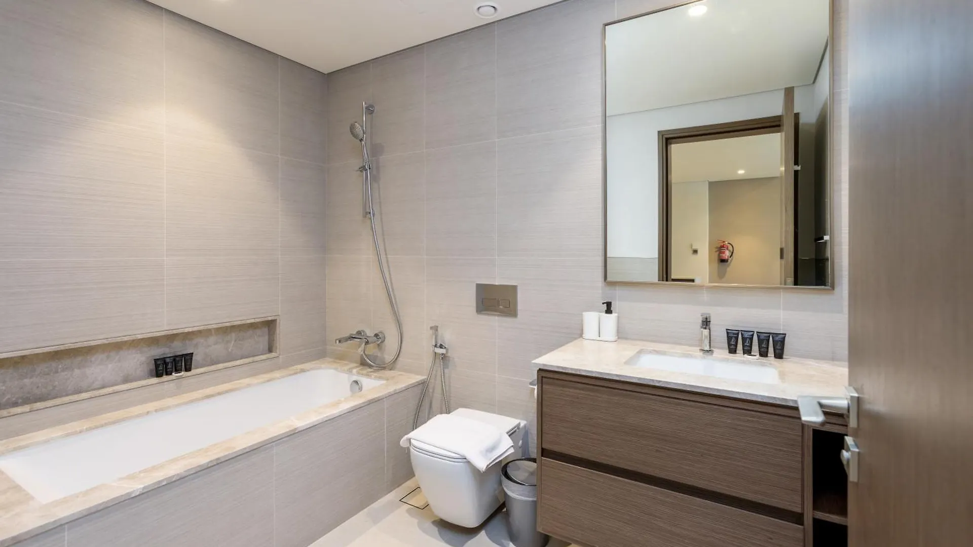 Brand New 1Br Apartment Near Burj Khalifa & Dubai Mall - Allsopp & Allsopp