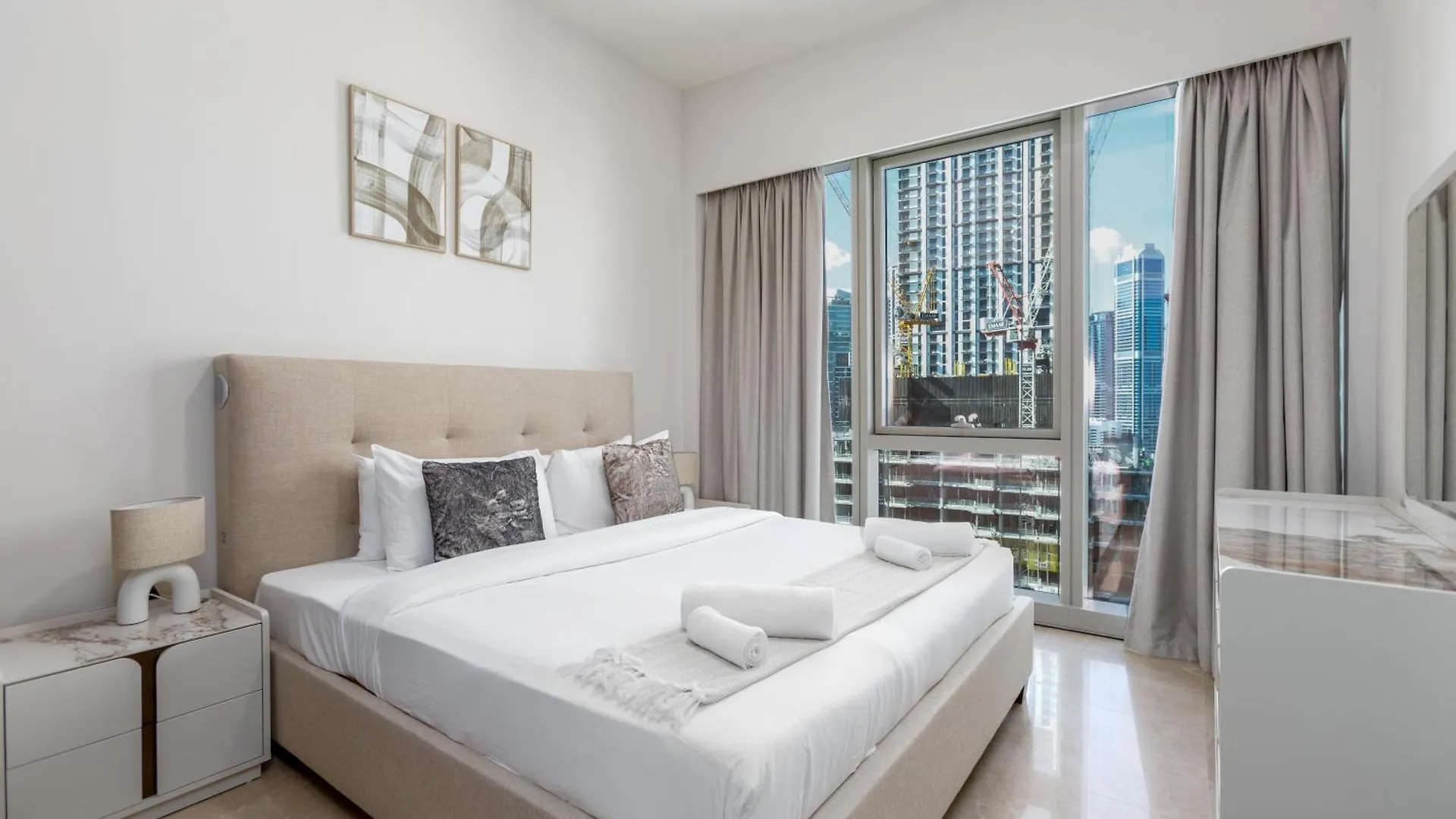 Brand New 1Br Apartment Near Burj Khalifa & Dubai Mall - Allsopp & Allsopp