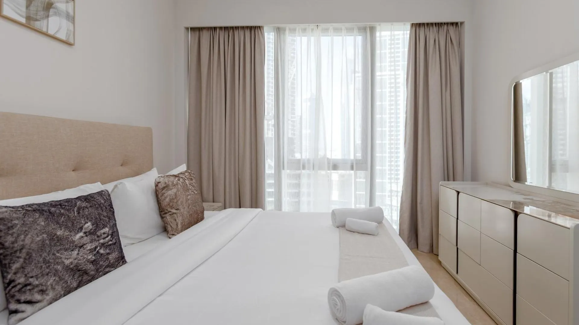 Brand New 1Br Apartment Near Burj Khalifa & Dubai Mall - Allsopp & Allsopp
